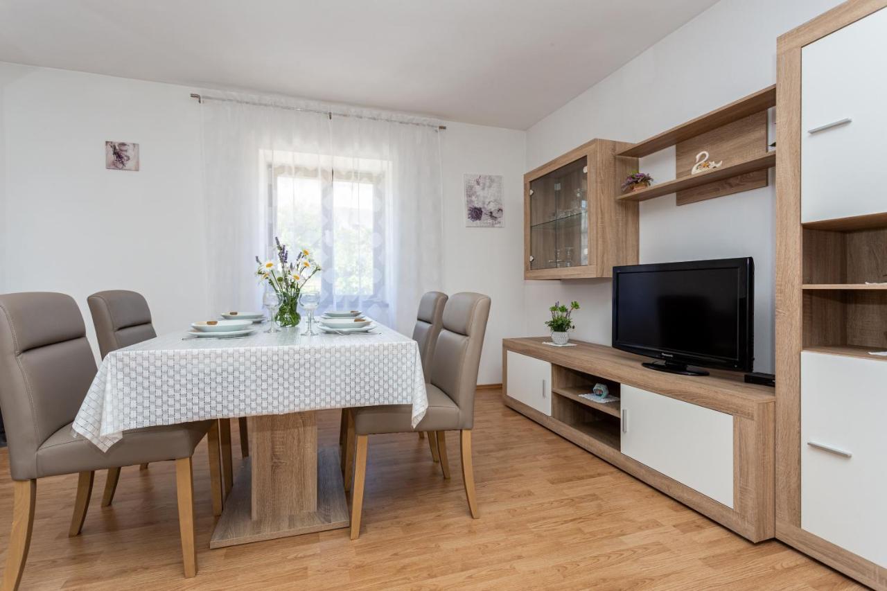 Apartment Mira Silo-Krk Exterior photo